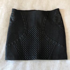 NWT • H&M • BLACK EMBOSSED MINI SKIRT